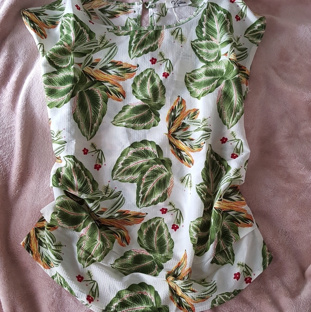 Lightweight floral top - Picture 2 of 5